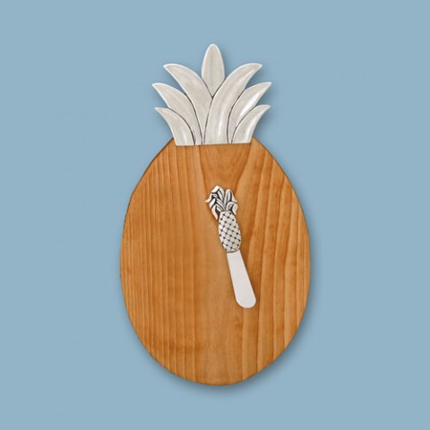 Pineapple Shaped Cutting Board w/ Small Pate Knife